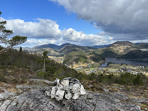 Fra utsiktspunktet NV for toppen