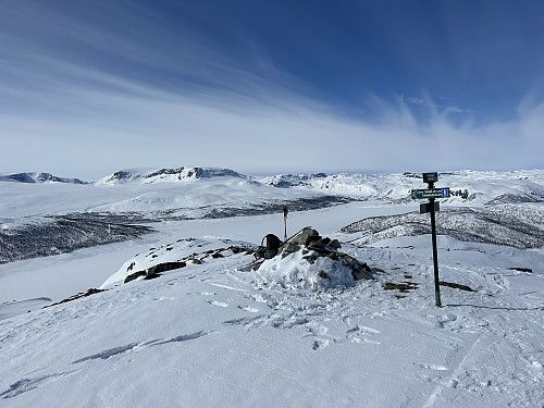 Vid og fin utsikt fra Einsetnuten i Hol