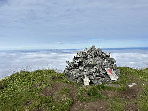 Lovundfjellet 623 moh i Lurøy kommune.