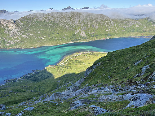 Utsikt ned mot Skjelfjorden og Blåfjellkampen
