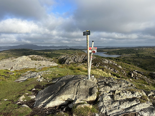 Søre Sålefjell på Karmøy er en flott topp!