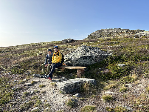 Det er flere pausebenker underveis på denne korte turen:)