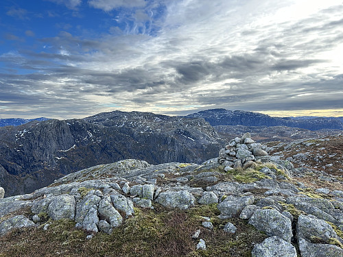 Helgefjell og Vinjakula sett fra Stakkviknuten