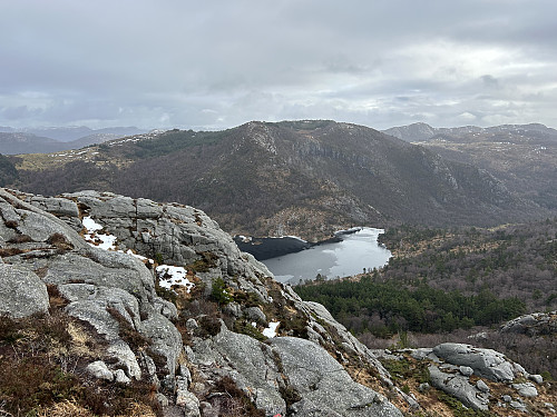 På vei ned fra Sørafjellet Sør mot Skjørestadfjellet