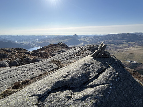 Vest for Storafjellet ligger mellom hytta og Storafjellet