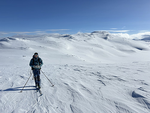 På vei opp mot Trollanuten med Bleienuten i bakgrunnen