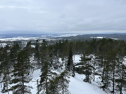 Utsikt mot nordvest retning Lillestrøm fra tårnet på Minjarudkollen