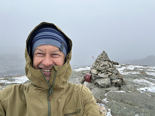 En godt kledd turtype i friskt vestlandsvær:)