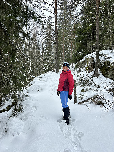 På vei opp til Brattåsen på urørt snø