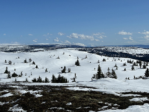 Utsikt ned til sørtoppen fra Skinnfjellet