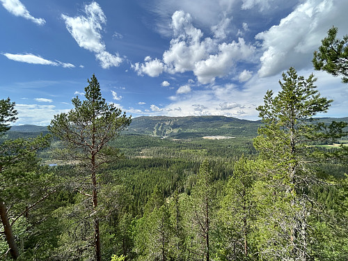 Fin utsikt mot Vassfjellet på vestsiden av Klasåsen