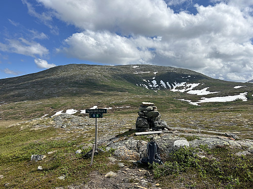 Tøyta med Gravøyfjellet i bakgrunnen