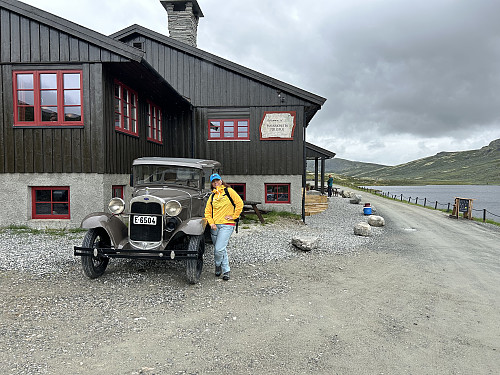 Staselig bil ved Smuksjøseter