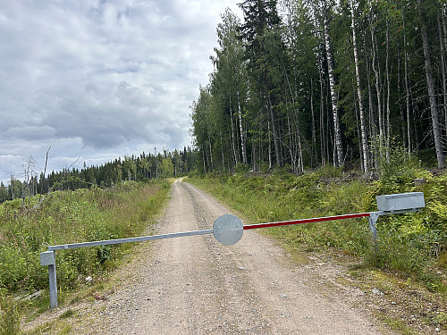 Stengt bom ved hovedveien