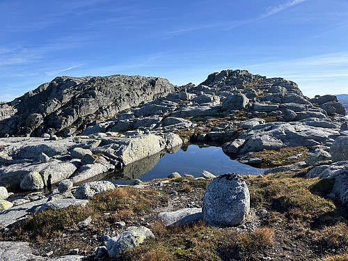 Stora Blåfjell er toppen til venstre for skaret midt i bildet