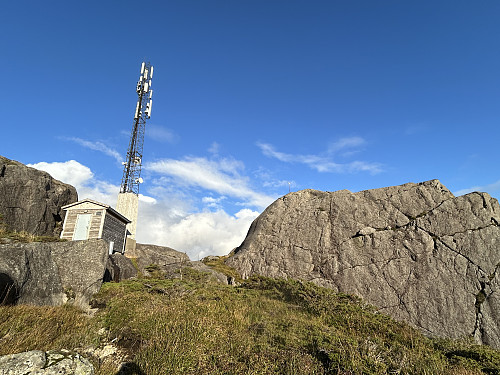 Fløyfjell bak til høyre