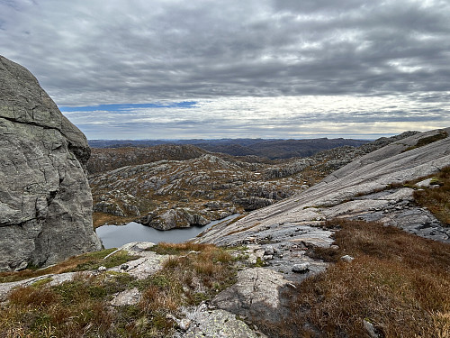 Tilbakeblikk fra skaret nedenfor toppen av Dyrdalsknuten