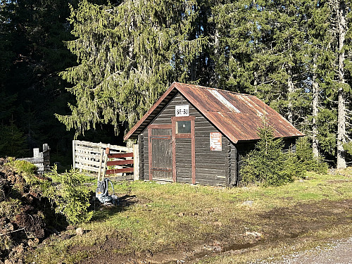 Hytta sørvest for Sølvtjernet