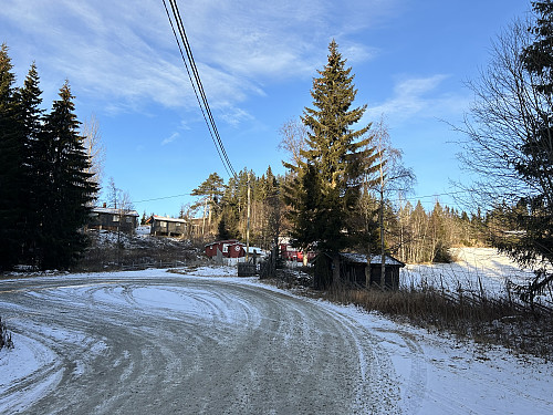 Fra Sætra på stedet hvor jeg parkerte. Selve rundkjøringen er snuplass for tømmerbiler.