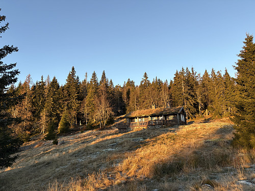Presteseteren ligger like nedenfor østtoppen