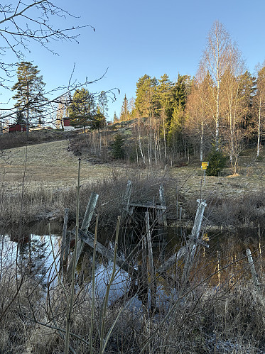 Så nær men likevel så langt unna! Riksrøys 56 sett fra motsatt side av elva.