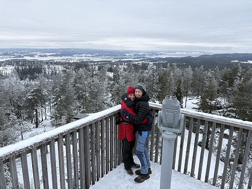 Utsikten fra tårnet er vid og flott i alle retninger