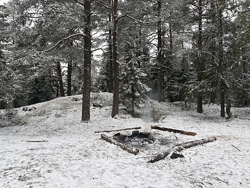 Toppunktet på Kråkåsen er kulen bak bålplassen