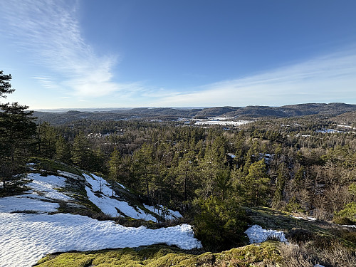 Utsikt mot SØ underveis fra stien/tråkket 