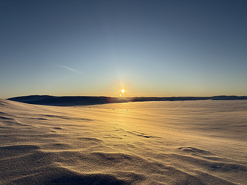 Snart solnedgang ved Breinostjørni