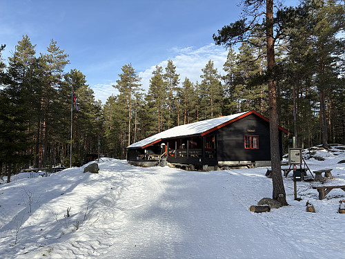 Tretysjøhytta (skihytta)