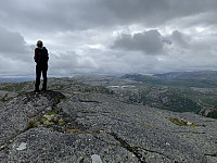 Varden til Reinsknuten kan skimtes i vest