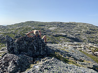 Fra Krokavassnuten 955 mot nordvest. Topp 993 til høyre og topp 988, med trig-punkt, til venstre.