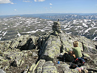 Utsikt østover mot bl.a. Fitjanuten, Holmavatnet og Storhellernuten.