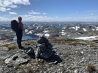 Utsikt fra øst på platået med Blåsjøen i det fjerne.