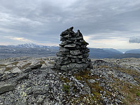 Utsikt mot Snønuten til venstre og Hylsfjorden til høyre.