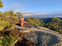 Fin topp med litt utsikt mot Høgsfjorden.