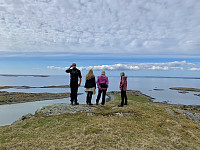 Toppen med utsikt mot Kvitsøy og Karmøy.