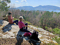 Utsikt mot Skjørestadfjellet, Høgafjell og Li.