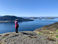 Utsikt mot Gardssundfjorden, Randøy og Halsnøy.