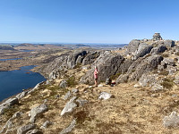 Utsikt mot Grimslitjørna og havet i vest.