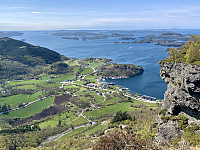 Utsikt mot Fister og Boknafjorden fra toppen.