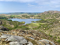 Utsikt mot Skogen, Engjavatnet og Bursfjellet.