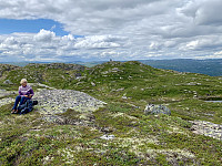 Utsikt fra den sørøstlige 1054-toppen mot Rustfjell, som også er 1054.