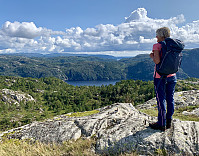 Utsikt mot Fedafjorden og Listalandet. Åptefjorden er såvidt synlig på Lista.
