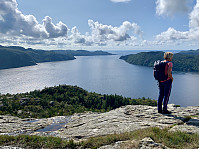 Utsikt mot havet i sørvest med Lista til venstre og Andabeløy til høyre.