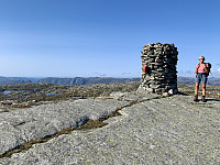 Utsikt mot Frafjord og Stora Heia med Brattebergknuten.