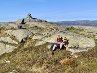 Toppen og fjellene i nordøst.