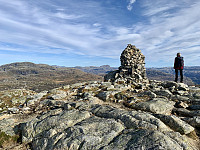 Reinsnuten og Napen til venstre for varden.