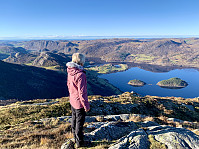 Utsikt mot Oltedalsvatnet og Lomeland. Jærhavet i horisonten.