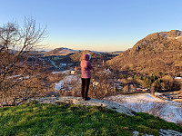 Utsikt mot Kongeparken, Krossfjellet og Ravnafjellet.